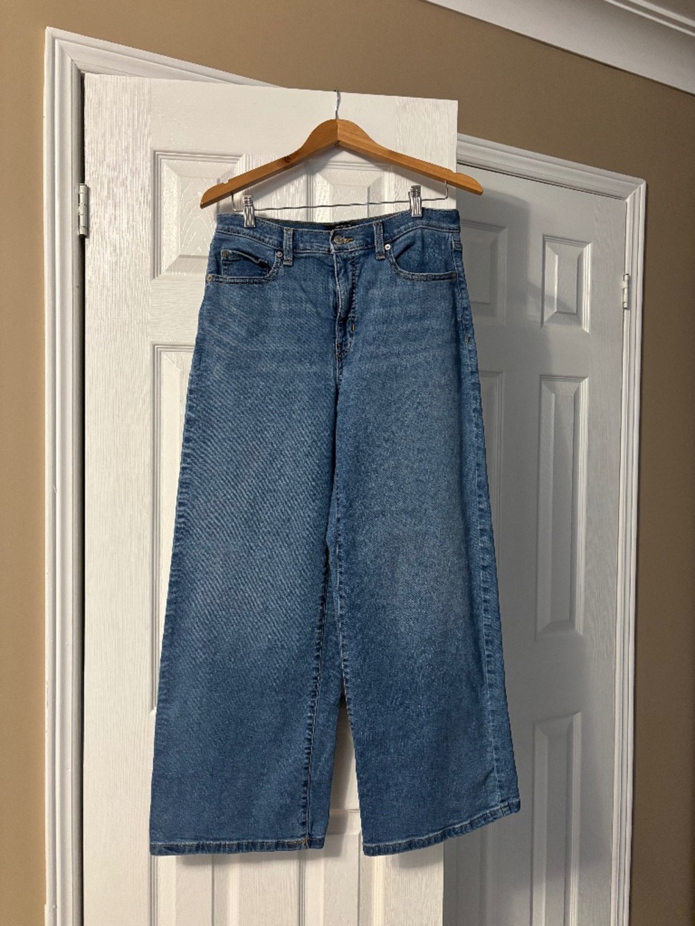 Banana Republic Wide-Leg High-Rise Jeans | Size 30/10 | Light Wash